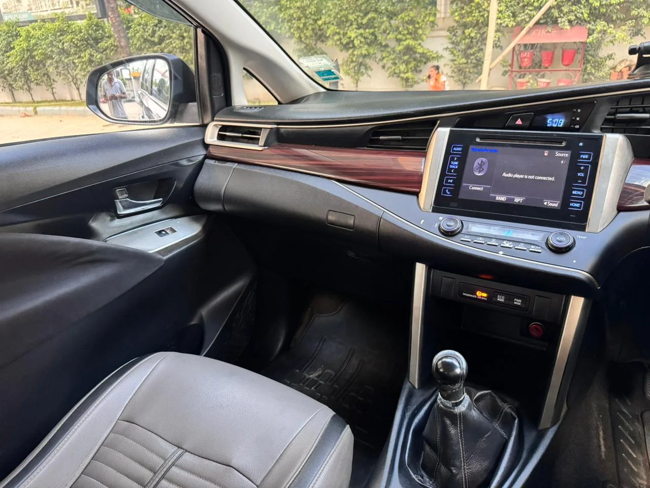 Toyota Innova Crysta - Thumbnail 13